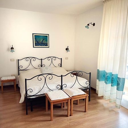 B&B Tre - Rooms & Relax 奥里斯塔诺 外观 照片