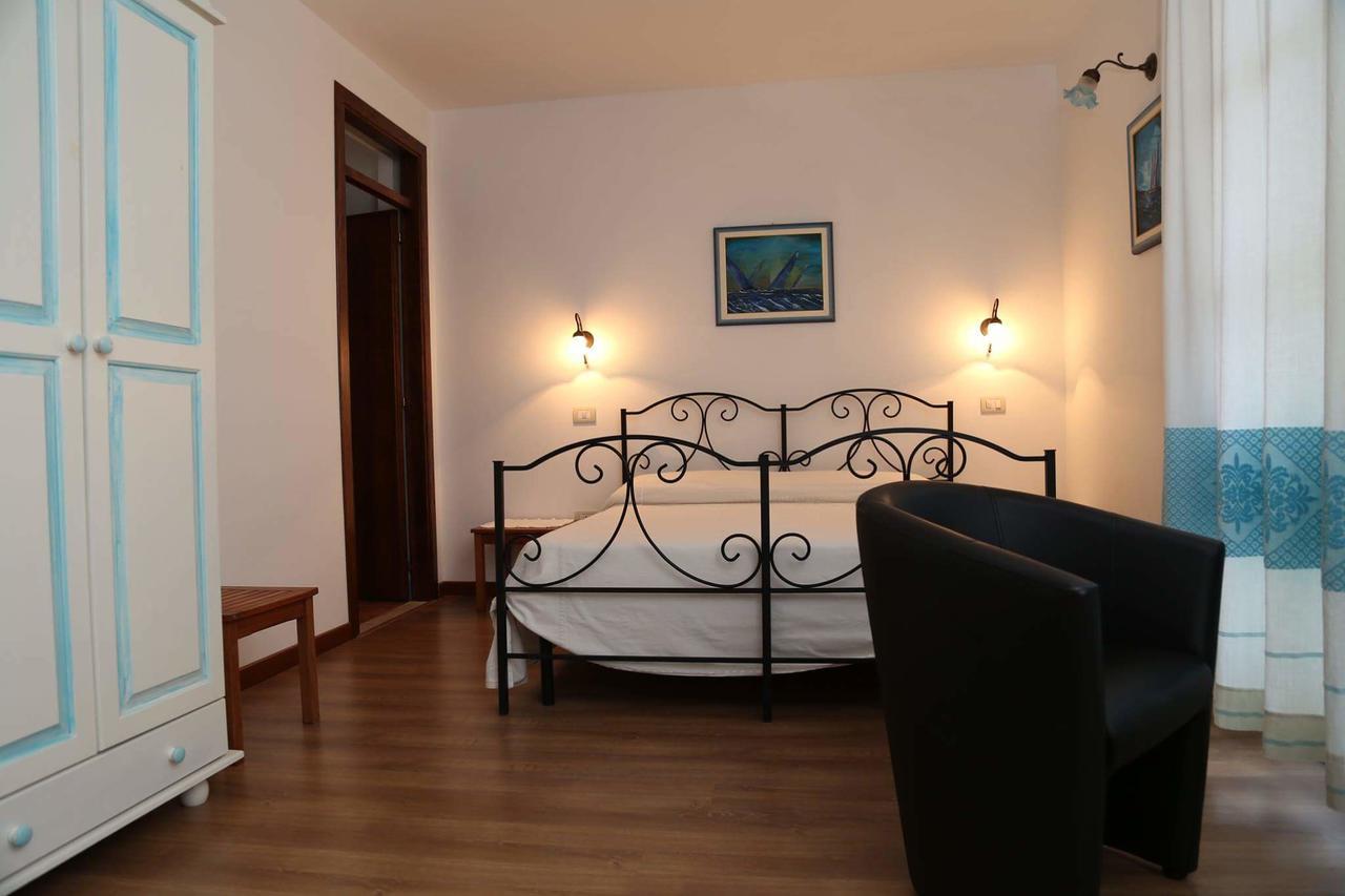 B&B Tre - Rooms & Relax 奥里斯塔诺 外观 照片